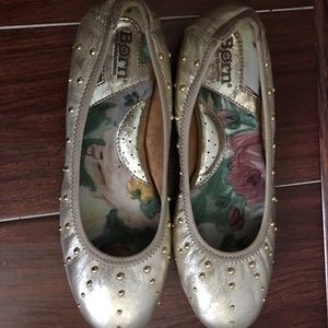 Born Julianne gold flats size 7